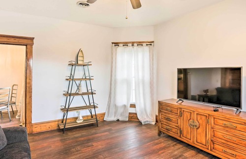 Lorain Apartment | Top-Floor Lake Erie Apartment: Walk to Lakefront!