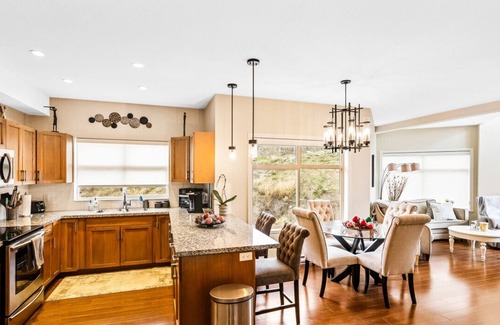 Central Okanagan Condo | Top Floor Lakeview Condo at Copper Sky #509