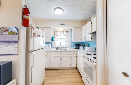 North Ocean City Condo | Top-floor, oceanfront condo w/gorgeous view, balcony, beach access, & WiFi