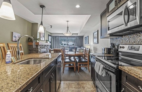 Dead Man's Flats Condo | Top Floor One Bedroom Suite With Outdoor Hot Tub