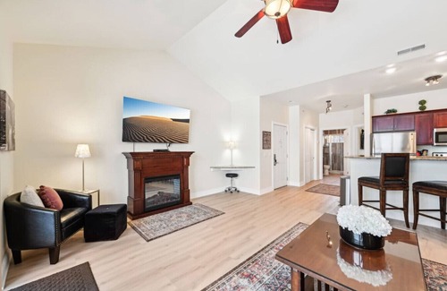 Lake Delton Condo | Top Floor Retreat at Delton Grand