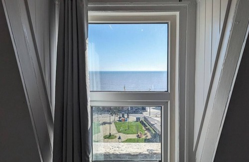 Bridlington Apartment | Top Floor Sea View Apartment