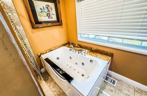Fort Walton Beach House | Top G Pad W/Cinema Room In Fort Walton Beach Close to Beach Base and Shops