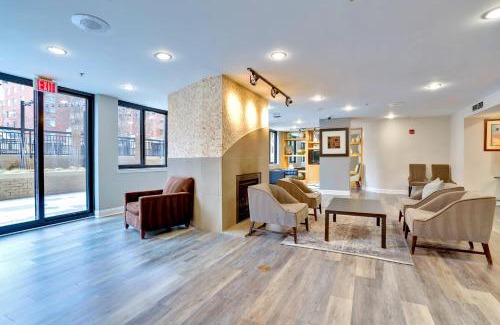 Ballston Apartment | Top Location in Ballston - Pool & Gym Access