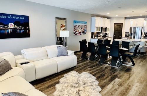 Center Grove Condo | Top of Stillwater, Okoboji Luxury Rentals
