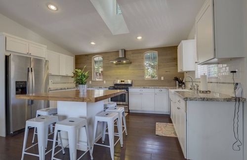 Whispering Pines House | Top of the Rim Cabin + Tree House, Amazing Views!