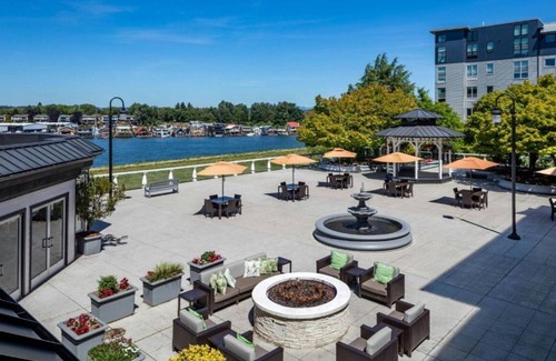 Bridgeton House | Top Room Near University of Portland and Delta Park