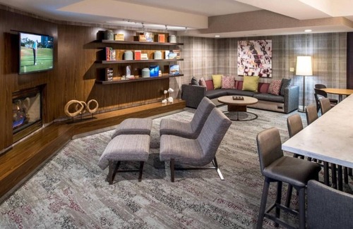 Bridgeton House | Top Room Near University of Portland and Delta Park