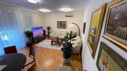 Vozdovac Apartment | Top secret 24