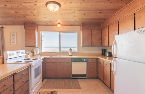 Sandpiper Village House | Topley House