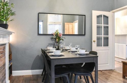 Whitby House | Topmast