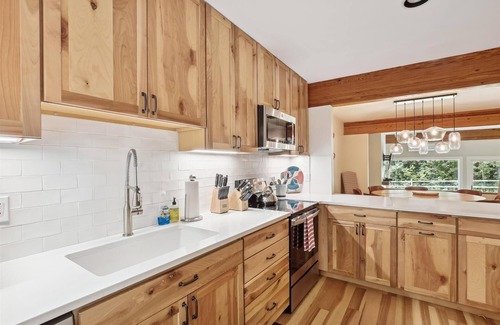 Stowe Area House | Topnotch 329E: 2 br, fireplace, a/c, resort pool & hot tub!