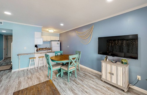 Sneads Ferry Condo | Topsail Dunes condo with great ocean view - beach access & beachfront pool
