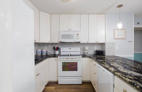 Sneads Ferry Condo | Topsail Tranquility – Oceanfront Comfort | Balcony Views