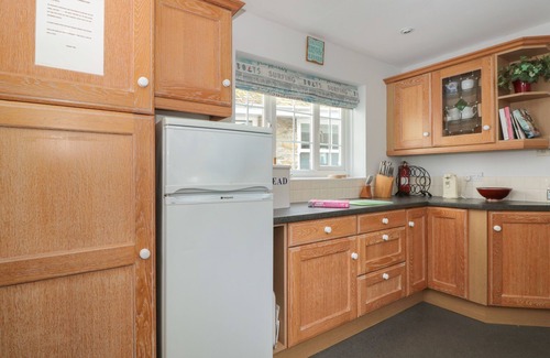 Salcombe Cottage | TOPSIDE, pet friendly, country holiday cottage, with pool in Salcombe
