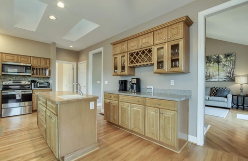 Tellico Village House | Toqua Coves - Lake Front Living! 2 Fireplaces! Attached Garage! Screened Porch!
