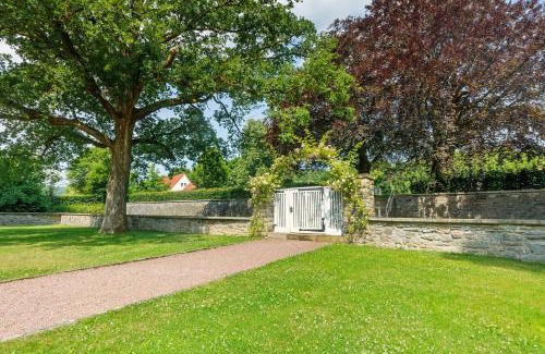 Balve House | Torhaus Schloss Wocklum