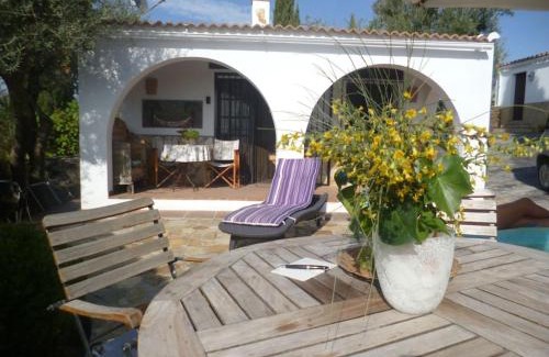 Sayalonga House | Toro Vista Casita - 1-2 bedrooms