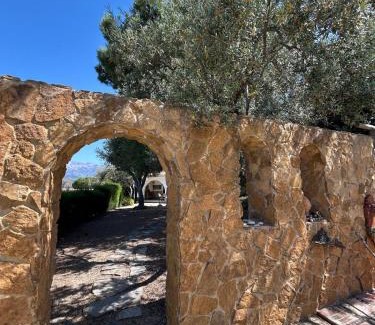 Sayalonga House | Toro Vista Casita - 1-2 bedrooms