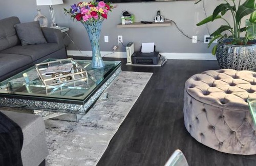 Wellington Place Apartment | Toronto Concierge 416