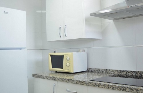Torre del Mar Apartment | Torre del Mar Beach Apartment with Pool, A/C, Near Golf and Port - 2 Bedrooms