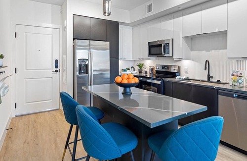 Palm Beach - West Palm Beach Apartment | TortoiseOne 2BD 1 - Two Bedroom Apartment, Sleeps 4