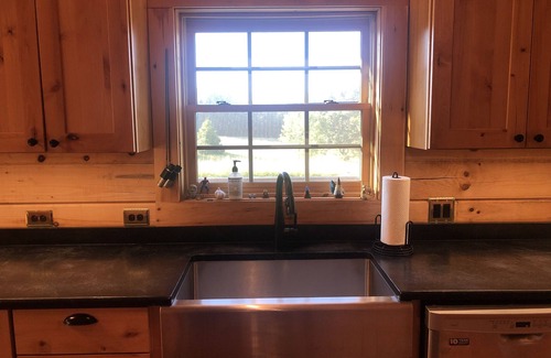 Esmont Cabin | Total Privacy - H’Owl at the Moon Farm & Cabin
