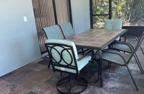 Springs at Kings Bay Apartment | Totally Renovated near Pete's Pier with Trailer Parking Walk to Three Sisters!
