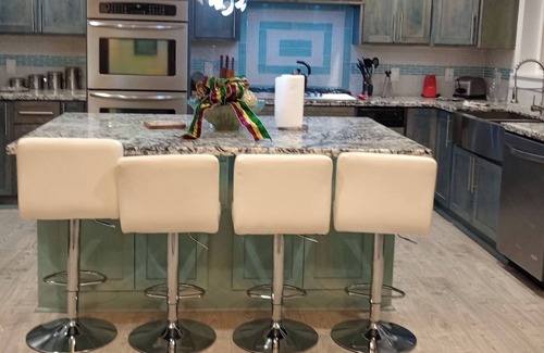Lake Charles House | Totally Renovated with Amazing Kitchen, Luxurious Master Suie and Private Pool