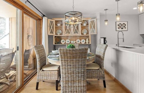 Stowe Area Condo | Totally stunning condo minutes to everything Stowe