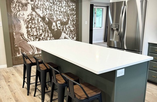Green Bay House | TOUCHDOWN! 5-Star newly updated home w/a short walk to historic Lambeau Field!