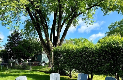 Green Bay House | TOUCHDOWN! 5-Star newly updated home w/a short walk to historic Lambeau Field!