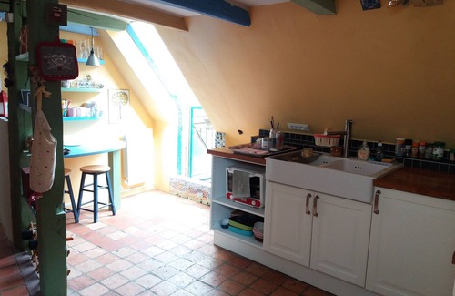Downtown Angers House | Tour d'Adam: hypercentre atypical accommodation, lots of charm
