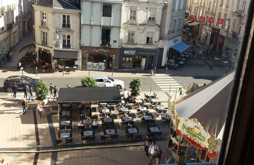 Downtown Angers House | Tour d'Adam: hypercentre atypical accommodation, lots of charm