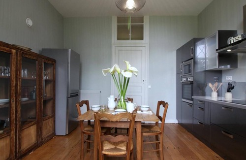 Laroque House | Tour du Château Laroque Dubos