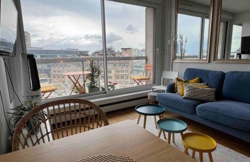 Grenelle Apartment | Tour Eiffel - Studio vue imprenable au-dessus des toits, balcon
