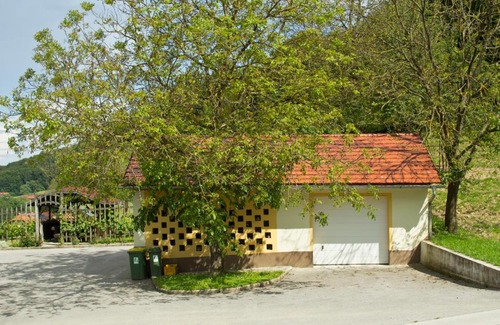 Podcetrtek House | Tourist farm Mraz