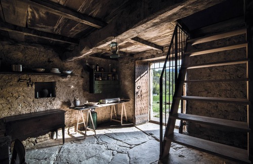Polinago Apartment | Tower house Gombola