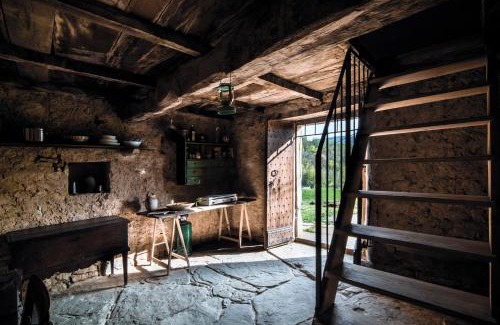 Polinago Ski Chalet | Tower house Gombola