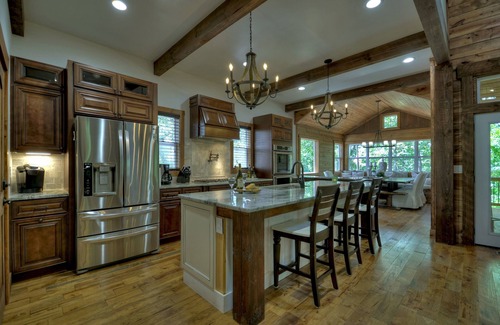 Mineral Bluff Cabin | TOWER HOUSE- Gorgeous Views! 4 nights minimum for Christmas and Thanksgiving