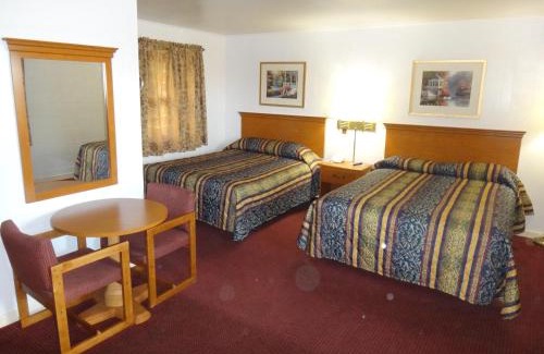 Green Bay Hotel | Tower Motel