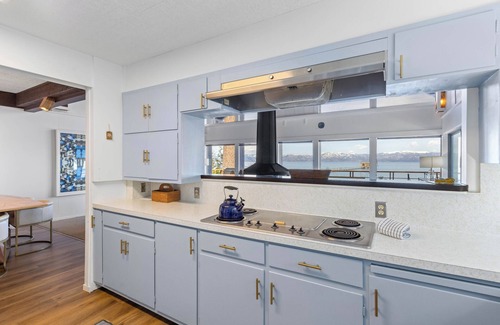 Tahoe Woods House | Towering Pines By Tahoe Getaways - LAKE FRONT - Private Hot tub and Buoy