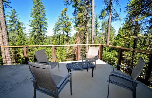 Arnold House | Towering Pines Lodge