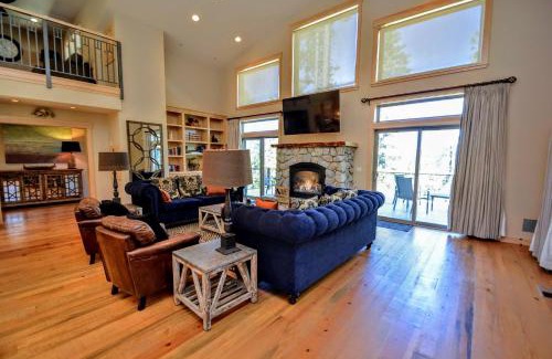 Arnold House | Towering Pines Lodge