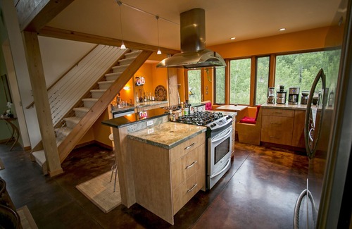 Black Hawk House | Towering Pines - Mountain Modern Nederland Retreat