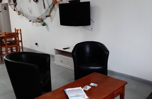 Le Verdon-sur-Mer House | Town center house near ocean