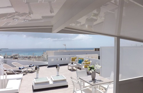 Yaiza Apartment | Town centre apartment, close to bars, restaurants & beaches.