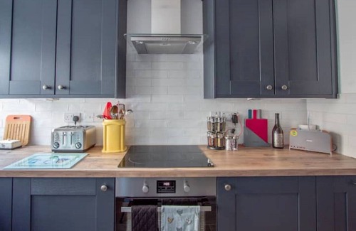 Bury St Edmunds Cottage | Town Centre Cottage with Garden & Parking Opposite