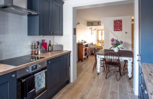 Bury St Edmunds Cottage | Town Centre Cottage with Garden & Parking Opposite