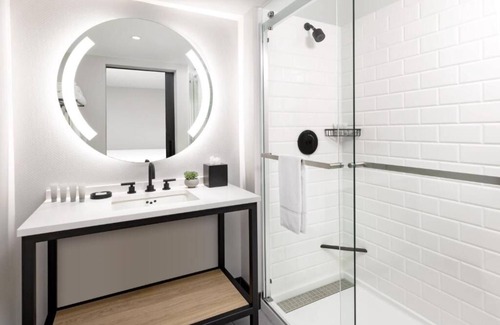 Brookline Hotel | Town House Bunk Room at Arcadian Hotel! Near Coolidge Corner Theatre